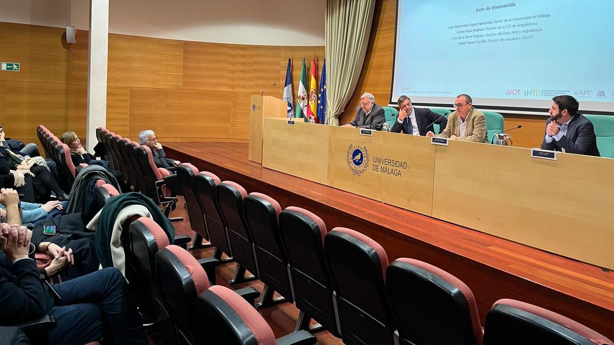 InfoUMA's tweet photo. Hoy continúa en la @etsa_malaga_uma el simposio "Retos y oportunidades del Urbanismo y la Ordenación del Territorio en un contexto de crisis climática", una cita inaugurada ayer por el rector @teolopezuma que reúne a docentes e investigadores de esta área: https://t.co/S6UMV1XIKR https://t.co/vb7BkpjhWO