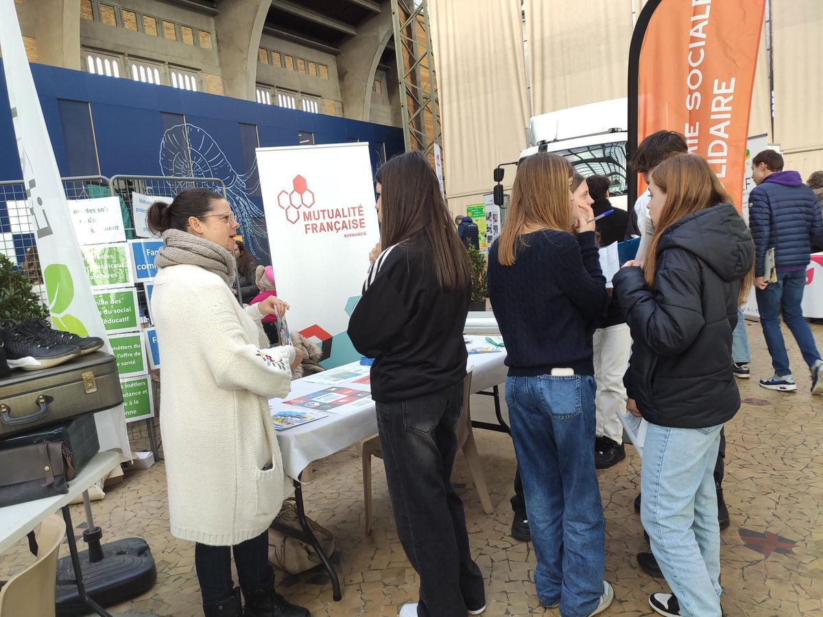 La @MUTNormandie est présente au Forum des #Métiers et des #Formations du #Cotentin à la Grande halle de la Cité de la Mer. N’hésitez pas à venir nous rencontrer ! #Informations #métiers #ESS #Cherbourg