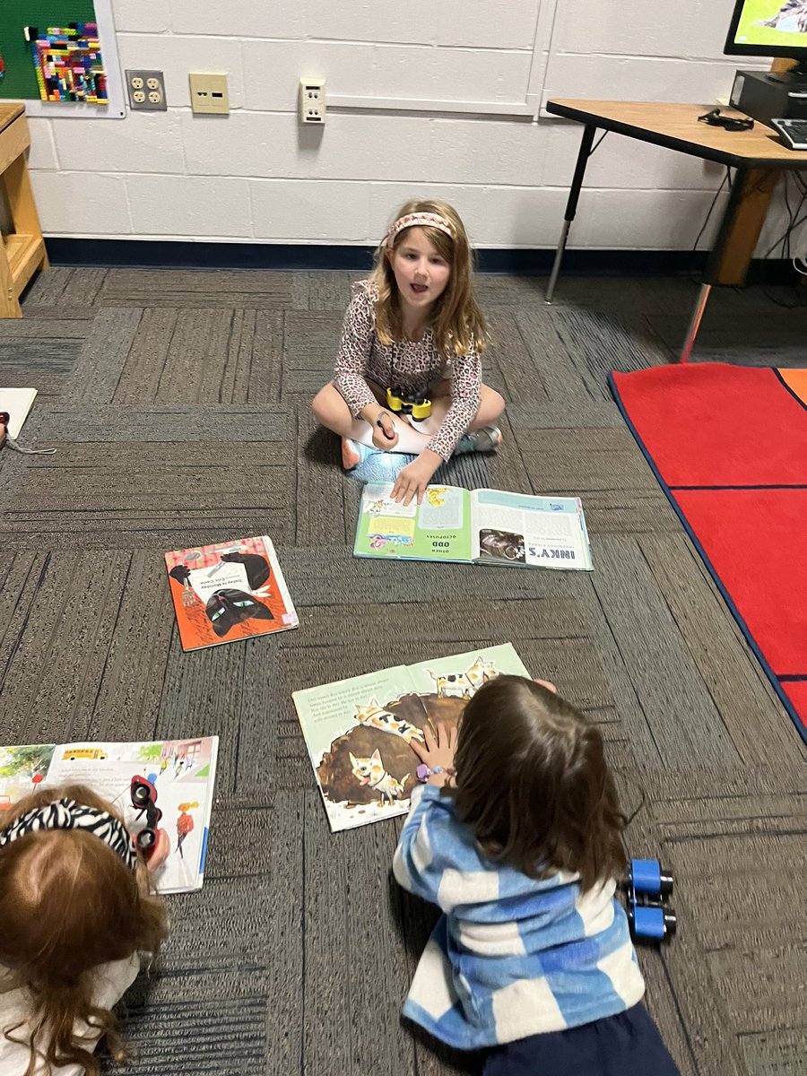Safari Flashlight Reading for Literacy Week! <a href="/VineyardsVipers/">Vineyards Elementary</a> <a href="/collierschools/">Collier County Public Schools</a>