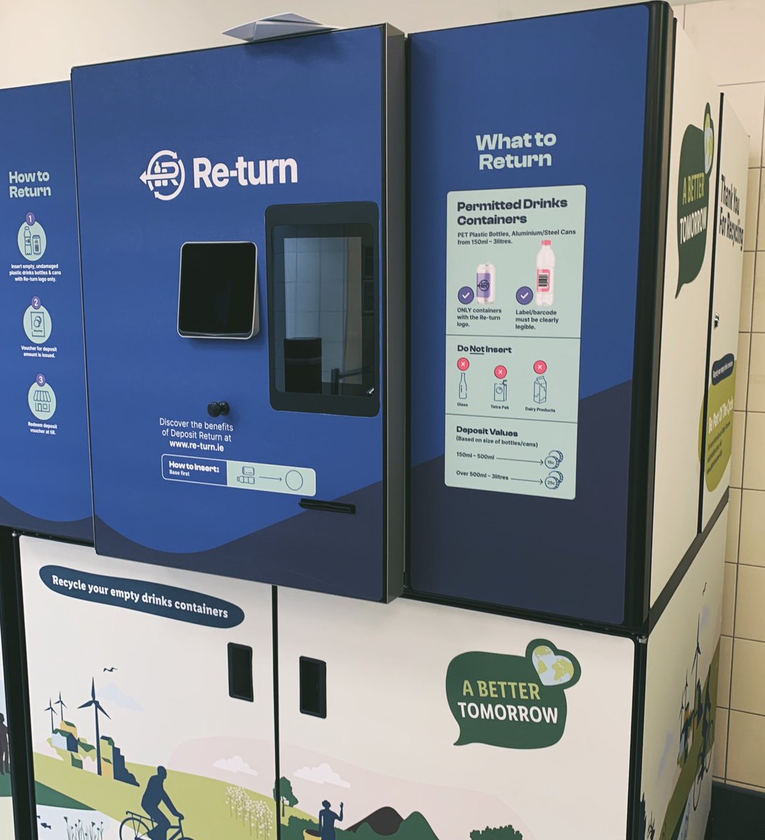 smnevala's tweet image. Thrilled to see the #DepositScheme making its way to Ireland! Picture from  @lidl_ireland in Ranelagh next to our office. 👌🏻

In Finland 99% of cans and 98% of glass bottles are recycled through the deposit system. Hoping same will be true in Ireland soon too! #recycling