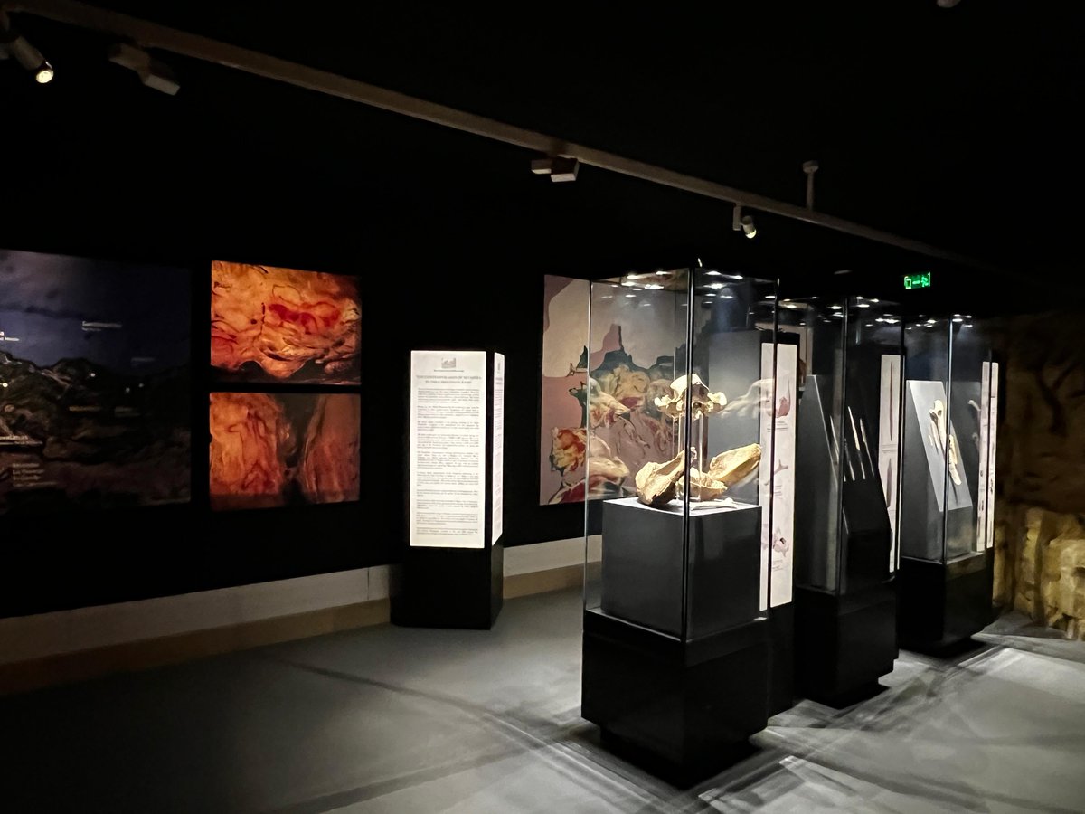 Museo de Altamira (@museodealtamira) on Twitter photo Altamira lidera de nuevo un proyecto que es resultado de un intenso trabajo de colaboración entre ambos museos, el itinerario cultural <a href="/EuropeanRockArt/">European Rock Art Trails</a>, expertos como Pedro Saura, autor de las fotografías de la muestra y los Drs. Enrique Gutiérrez y György Lengyel Altamira lidera de nuevo un proyecto que es resultado de un intenso trabajo de colaboración entre ambos museos, el itinerario cultural <a href="/EuropeanRockArt/">European Rock Art Trails</a>, expertos como Pedro Saura, autor de las fotografías de la muestra y los Drs. Enrique Gutiérrez y György Lengyel