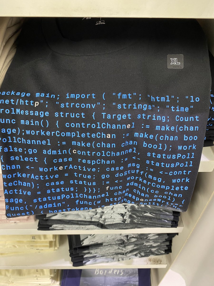 MacopeninSUTABA's tweet image. ユニクロにエンジニアの服が売ってた