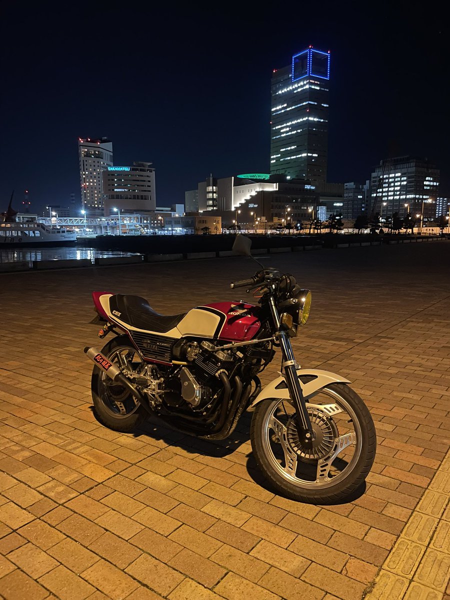 YashiBX's tweet photo. #ここ見りゃ誰のバイクか分かる説明書
BEETが1つもないCBXって何％？ https://t.co/LgGPivs1UQ