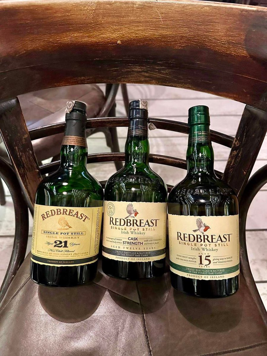 DomWhiskyJG's tweet image. Menu degustacyjne (3x20ml):

* Jastrzębia Góra zestaw #ElementsofIslay PI5, PI6, Oc5 w cenie 165 zł.

* Warszawa zestaw #Goalong 5yo, Bourbon and Brandy Cask, Fine Duality w cenie 45 zł.

* Sopot zestaw #Redbreast Cask Strength, 15yo, 21yo w cenie 145 zł.

#whiskybar #tastingset