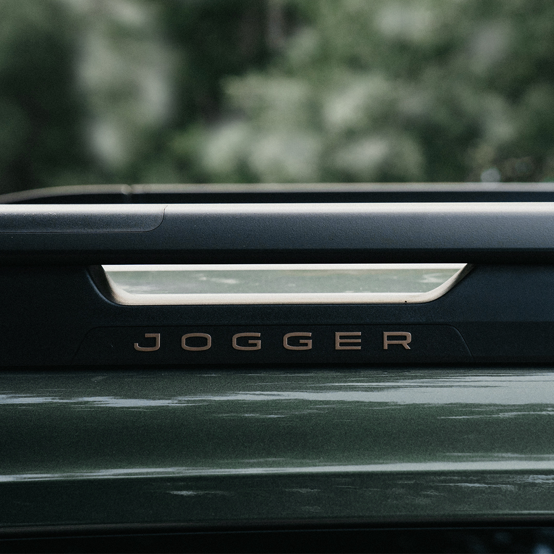 Derin, derin ormanların birinde... tam da olması gereken yerde 🌲​

📸Michaela Maronátová &amp; Vojtěch Sukup​

#MaceraDoluDacia #KışRuhu