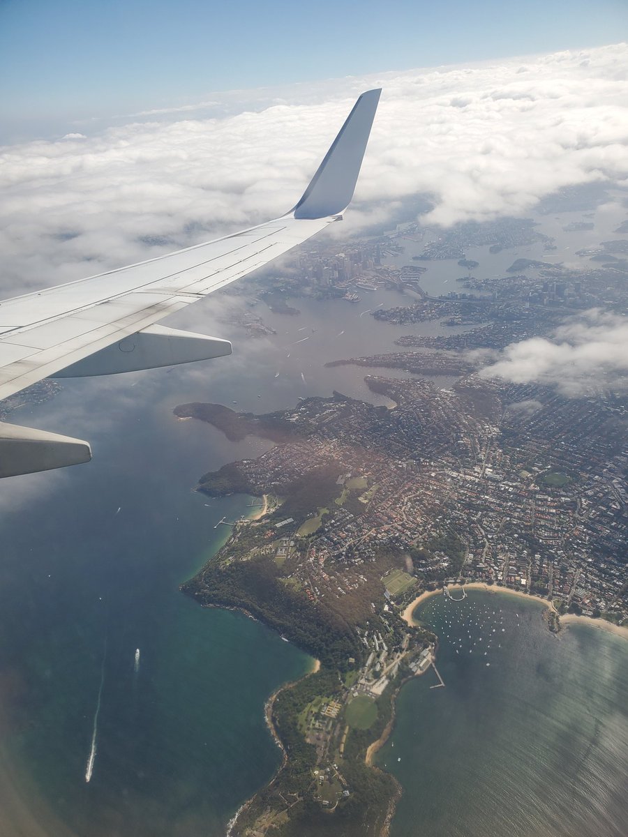 Really pleased with this #wingseatwednesday snap of @VirginAustralia bringing me into #SYD (a day early) with the @SydOperaHouse and Sydney Harbour Bridge visible below the wing!!