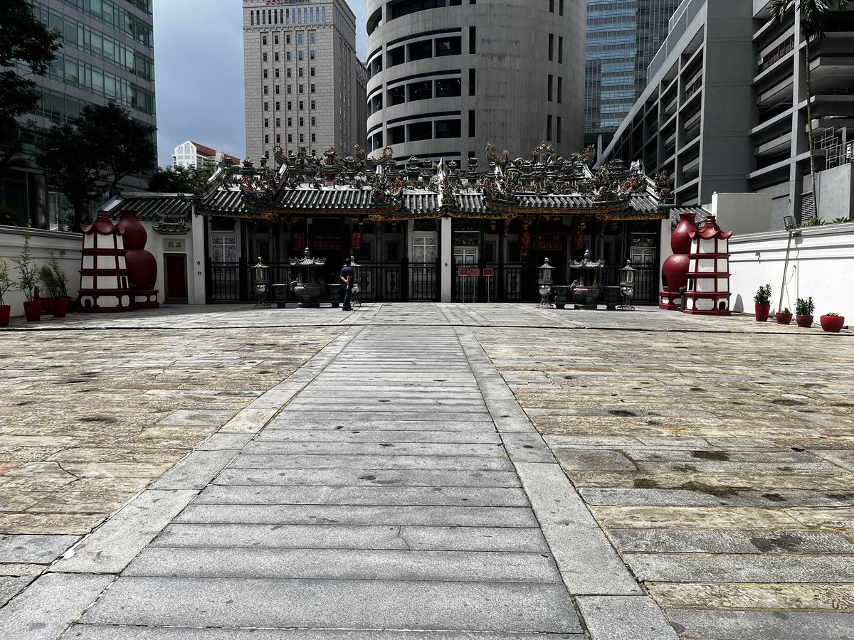 waallouh's tweet image. We also went into Chinatown, into this a food market and a temple @skullnbonesgame