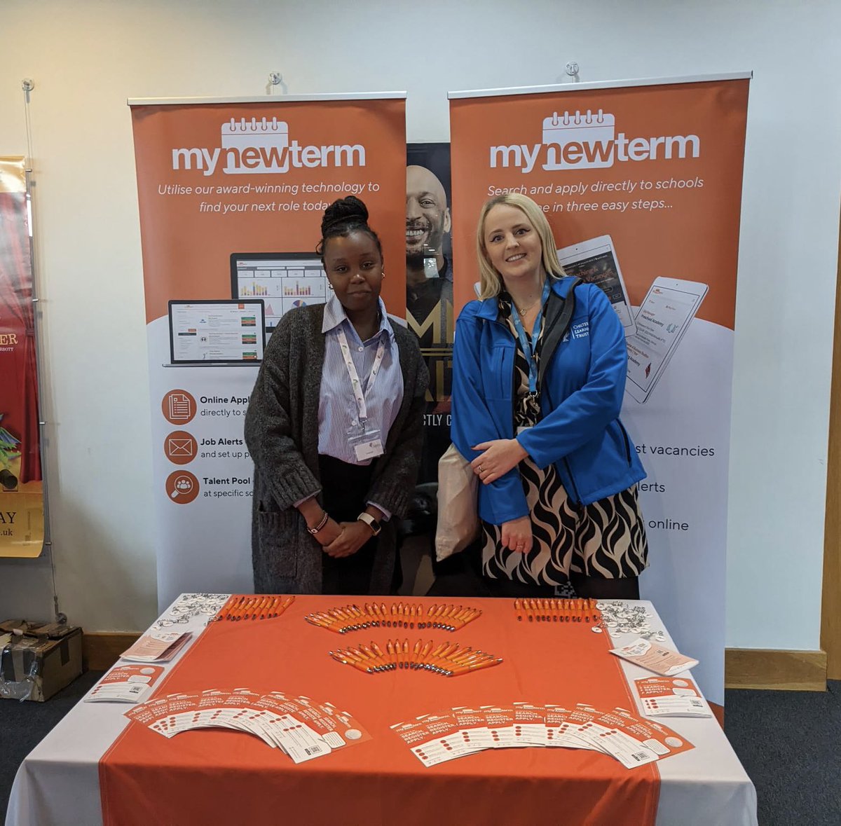 Last week at <a href="/ChilternLT/">Chiltern Learning Trust</a>, so I’ve got to make sure I get all my selfies in! Great day at the #ECTconference - this is hands down the best event there is for ECTs!
Also back to where it all began on the <a href="/mynewterm/">MyNewTerm</a> stand!