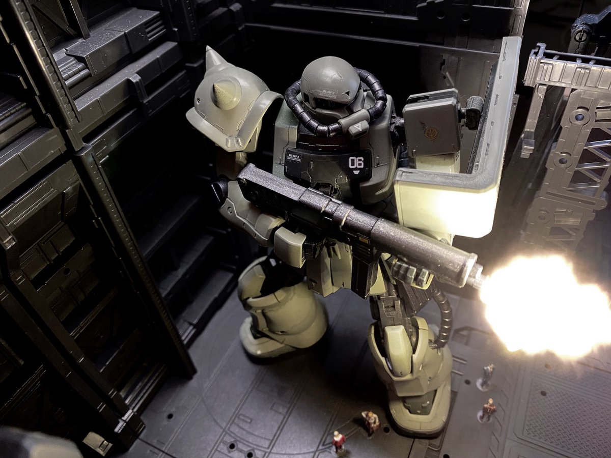 NoType04's tweet photo. @GunplaRefine I also like Zaku with the shield on the left arm, providing a proper protection while shooting. https://t.co/xG9ARQHMfY