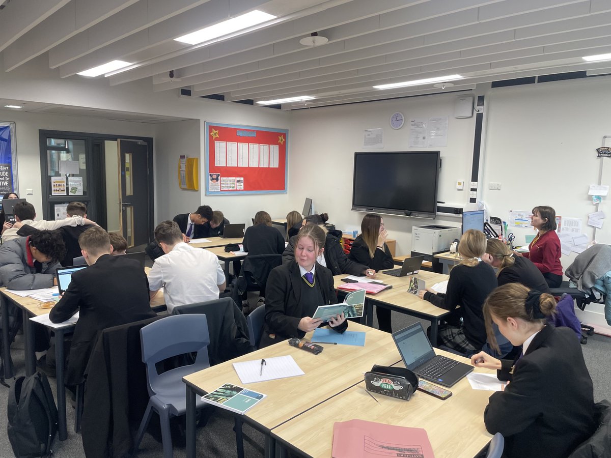 Year11VIP's tweet photo. ⭐️Our Year 11 VIP room full this breaktime with students going that extra mile to complete additional revision! With hard work comes reward!!
@VictoryAcad https://t.co/WOFUiaxfm7