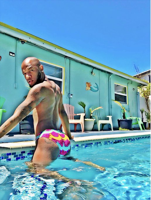 Watch 🦋's leaked NSFW photo on TwXstars