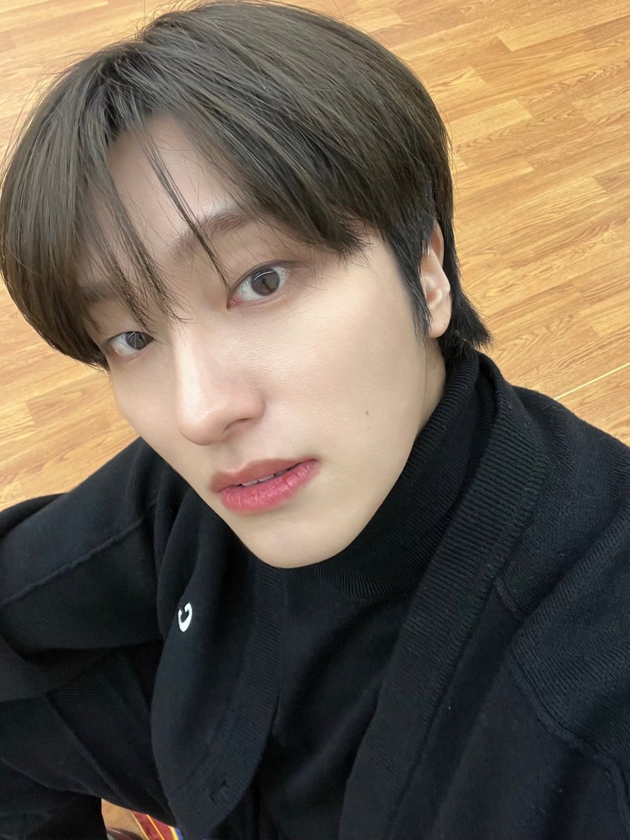 OmegaX_members's tweet photo. [#OX]

퇴근❤️

#OMEGA_X #오메가엑스 
#세빈 #SEBIN https://t.co/gL58eWJSFv