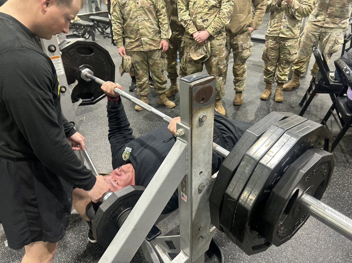 USForcesKorea's tweet photo. #WorkoutOfTheWeek
Putting the 💥power💥 in powerlifting - 1,000 lb. club

📷 @Warrior4ID https://t.co/ebV5f6EDUM