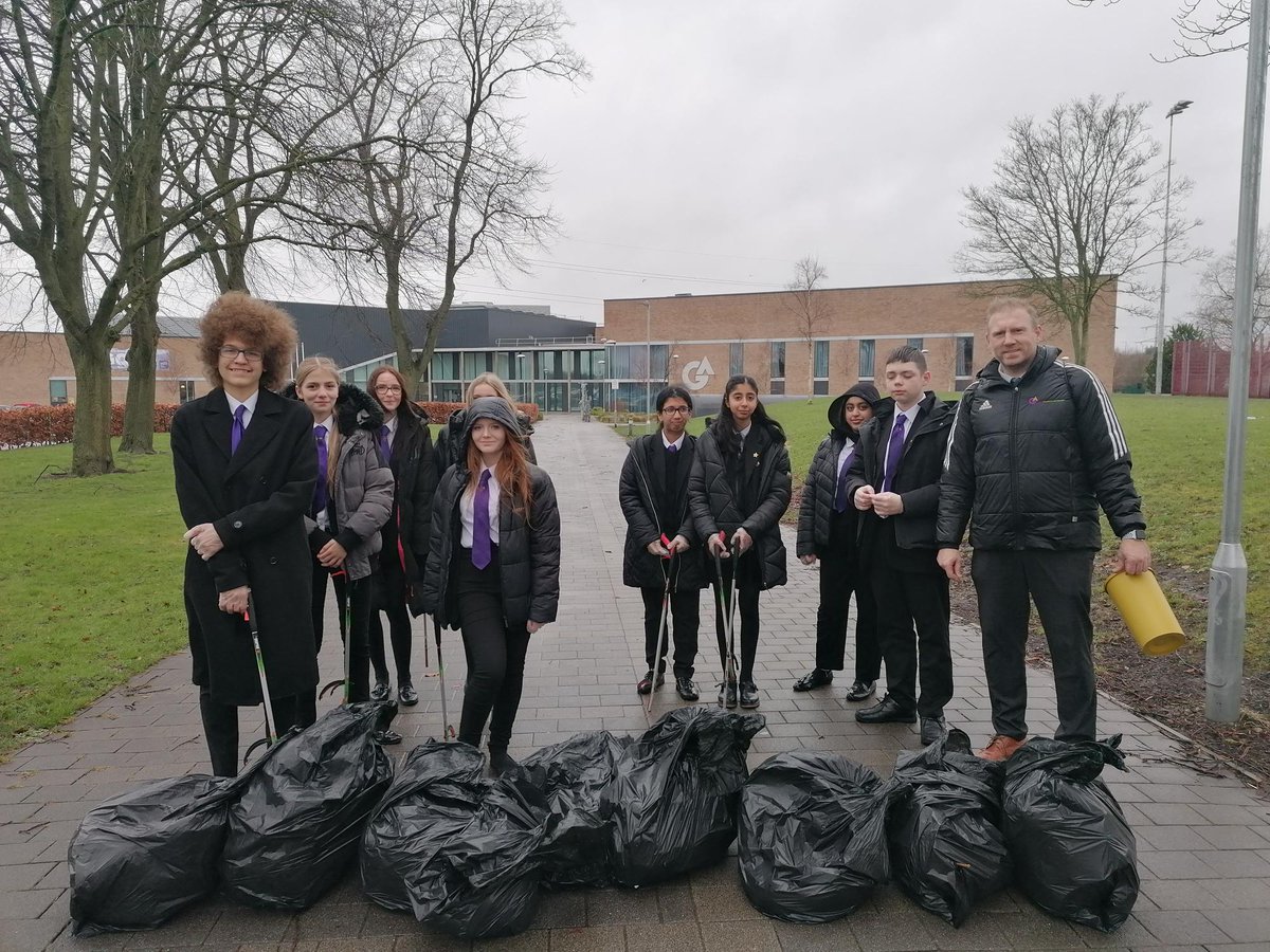 The Community Team were active again litter picking, helping to clean up the streets. Did you see us? 🗑️🍃
#community #DofEvolunteering #Litterpick #loveourcommunity’