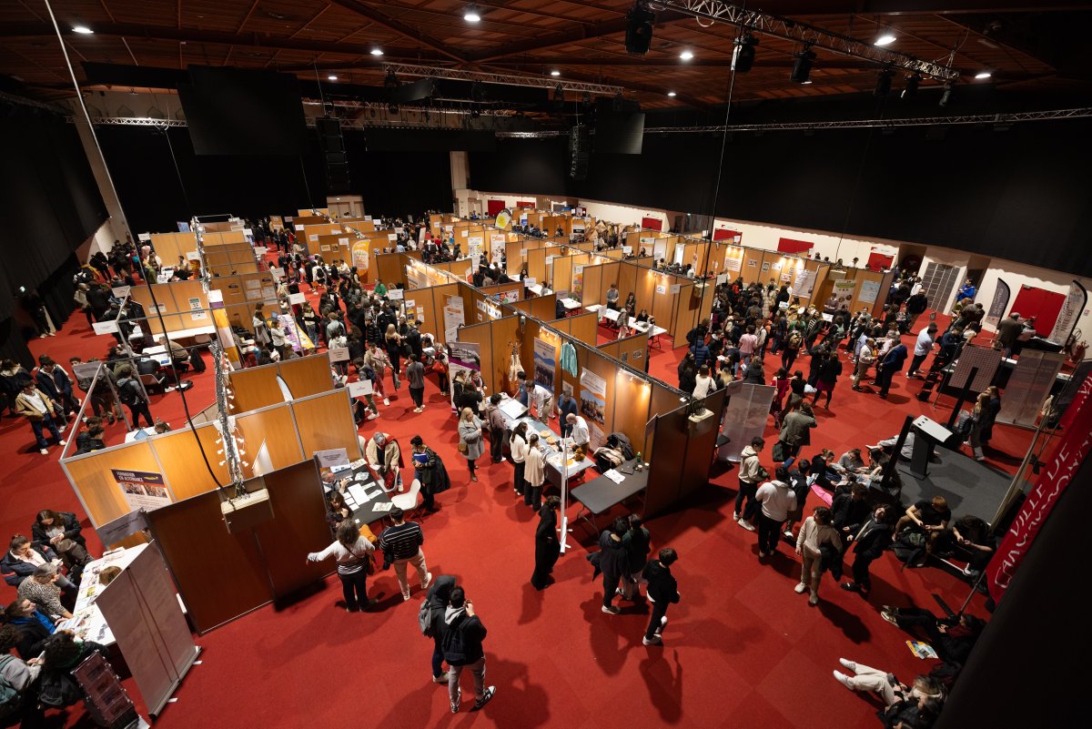 CarcaInfos's tweet photo. Le 8e FORUM DE L'ENSEIGNEMENT SUPÉRIEUR organisé par la Ville de Carcassonne se tient jusqu'à 17h30 au Centre de Congrès - le Dôme avec plus de 60 établissements formateurs et de services aux étudiants : entrée libre.
#carcassonne # jeunesse #études #formation #forumES https://t.co/BzPLGLpS64
