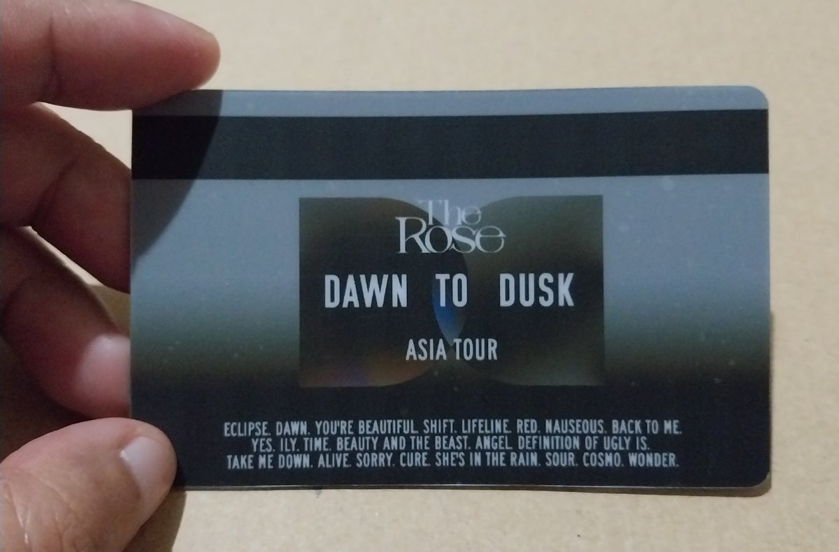 I can't move on from this souvenir pvc card. The photos weren't able to give justice on how it actually looks like. 😭

If ever you'll have this, I hope that you'll appreciate this as much as I do. 

🤍🥀

#TheRose #DAWNTODUSKTour #DAWNTODUSKManila