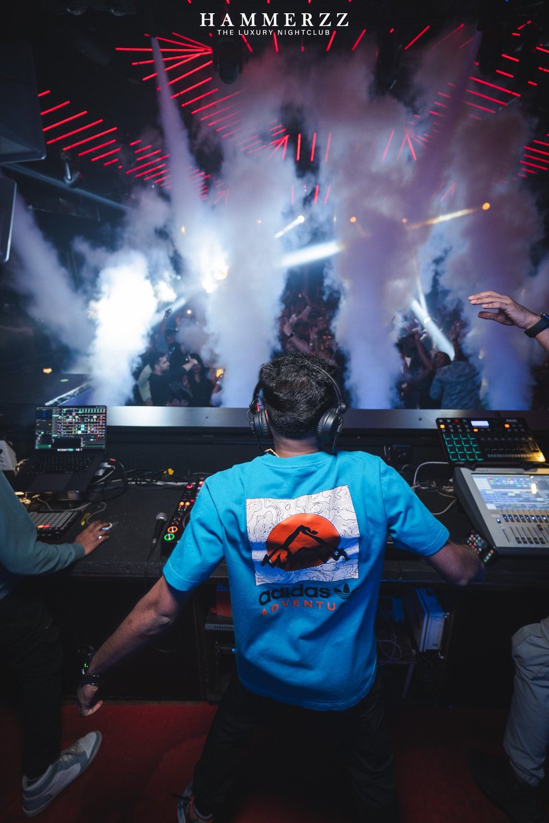 djsahilnrg's tweet photo. Push your limits⚡
#djsahilnrg
@hammerzznightclub
📸: @_melchy_p.h.y
#luxury #mixtape #desidisco #goanightlife #partytime #luxurylifestyle #groove #comercial #nightlife #lifestyle #housemusic #goa #mixtapewednesdays #djsahil #club #music #djlife #dj #liesure #clubbing https://t.co/Ss3Psgeqaz