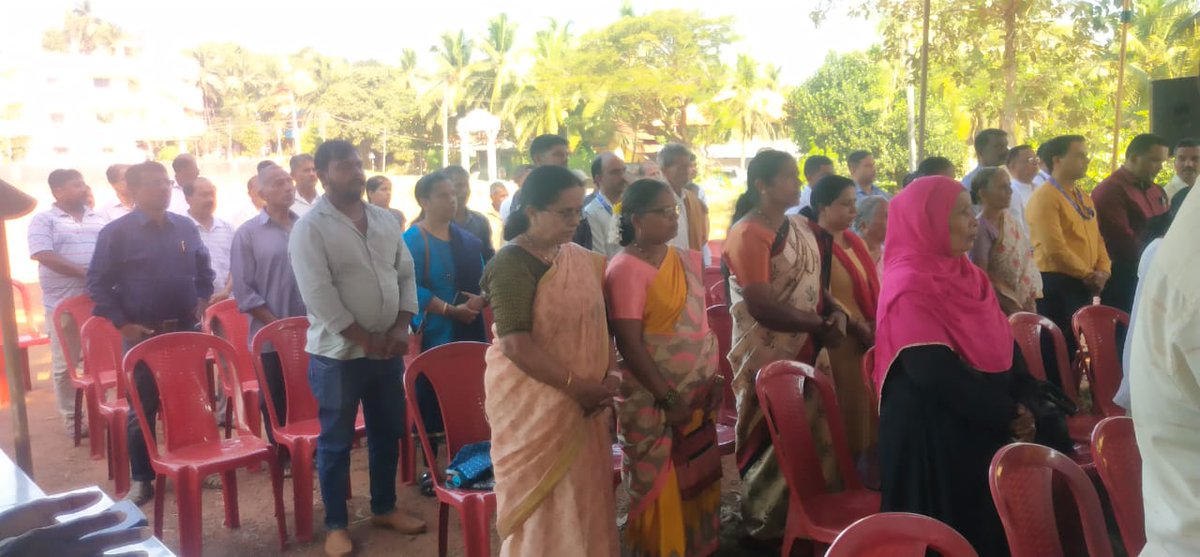 PostalSouth's tweet image. ಇಂದು ಉಡುಪಿ ಅಂಚೆ ವಿಭಾಗದ ವತಿಯಿಂದ ಮೂಡು ಅಲೆವೂರಿನಲ್ಲಿ ’ಅಂಚೆ ಜನಸಂಪರ್ಕ ಅಭಿಯಾನ’ವನ್ನು ಆಯೋಜಿಸಲಾಗಿತ್ತು.  ಕಾರ್ಯಕ್ರಮವನ್ನು ಅಂಚೆ ಸೇವೆಗಳ ನಿರ್ದೇಶಕರಾದ ಶ್ರೀ ಟಿ. ಎಸ್. ಅಶ್ವತ್ಥನಾರಾಯಣ ರವರು ಉದ್ಘಾಟಿಸಿದರು.

#dakcommunitydevelopmentprogram
#aapkadostindiapost
#updatedaadhaarpowerfulaadhaar