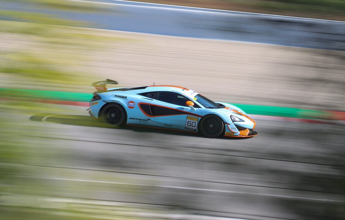 ¡McLaren en la pista del Circuit de Barcelona-Catalunya! ¡En plena acción!😎

#McLaren #McLarenTrophy #McLaren60 #McLarenBarcelona #McLarenArtura #FestivalVelocidadBCN