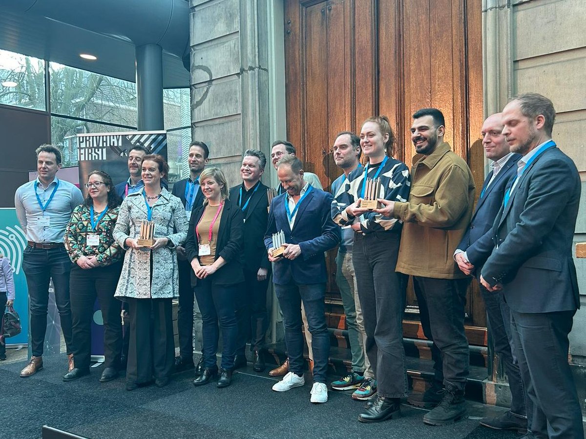🏆 De winnaars van de Nederlandse Privacy Awards 2024 zijn bekend...

van harte gefeliciteerd <a href="/ictrecht/">ICTRecht</a>, Jet-Stream, <a href="/OASYSNOW/">OASYS NOW</a>, en Publiek Vervoer Groningen Drenthe!

Lees meer over de winnaars en de jury via deze link: ecp.nl/winnaars-npa-2…

#NPC2024 <a href="/privacyfirst/">Privacy First</a>