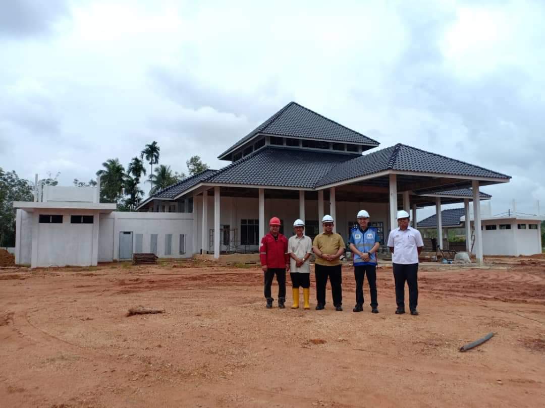 BKRT ICU JPM (@bkrt_icujpm) on Twitter photo Lawatan Intervensi Projek Membina Baharu Masjid serta Kerja-Kerja Berkaitan di Kampung Kuala Kubang Jabi, Jerteh, Terengganu oleh Timbalan Pengarah BKRT <a href="/ICU_JPM/">ICU_JPM π²πΎ</a> iaitu Dr. <a href="/zarabizan/">DR. Ir. Ts. Gs. Br. Zara Bizan</a> yang turut dihadiri wakil <a href="/SdoTerengganu/">PPNTerengganu</a> dan kontraktor. Lawatan Intervensi Projek Membina Baharu Masjid serta Kerja-Kerja Berkaitan di Kampung Kuala Kubang Jabi, Jerteh, Terengganu oleh Timbalan Pengarah BKRT <a href="/ICU_JPM/">ICU_JPM π²πΎ</a> iaitu Dr. <a href="/zarabizan/">DR. Ir. Ts. Gs. Br. Zara Bizan</a> yang turut dihadiri wakil <a href="/SdoTerengganu/">PPNTerengganu</a> dan kontraktor.
