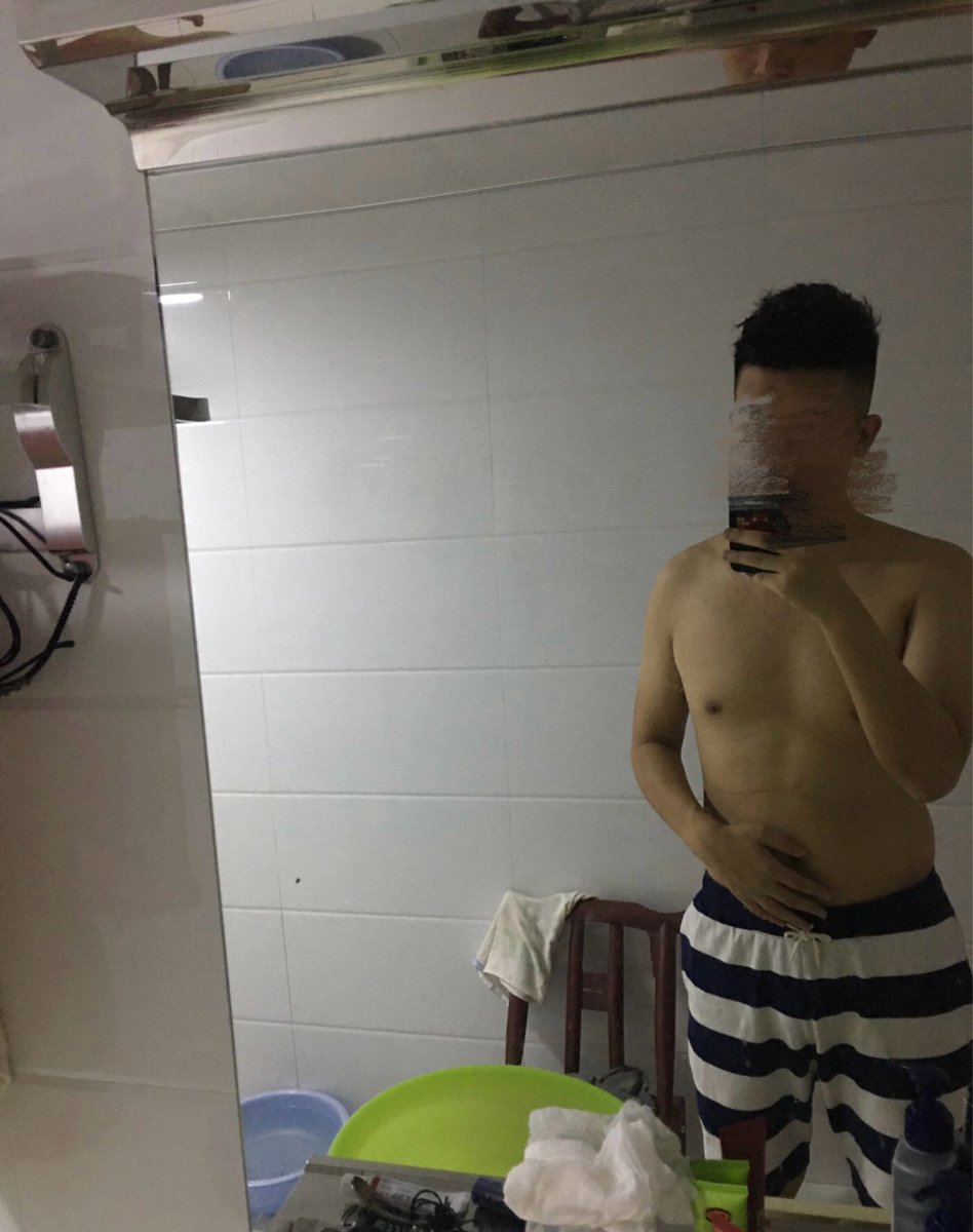 TayMing1313's tweet photo. 想被大jb甩脸然后被喷一脸，有喜欢颜射的吗 https://t.co/BBOY6XiWCS