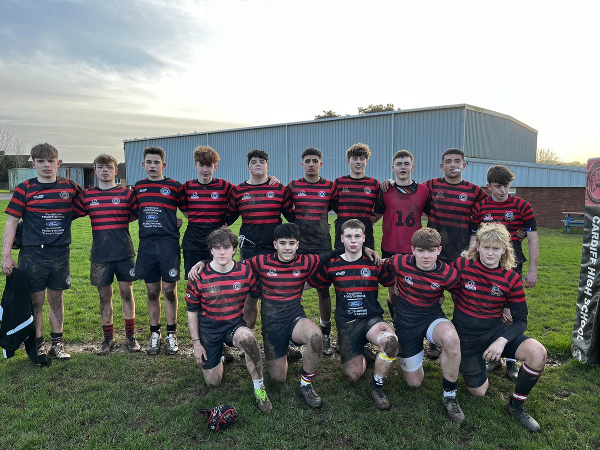 A fantastic effort this afternoon from our Y10 Rugby team. Displaying great levels of grit and determination in a tough battle with <a href="/AG_BroEdern/">Addysg Gorfforol</a>. Well done to all involved in difficult conditions👏🏻🏉⚫️🔴