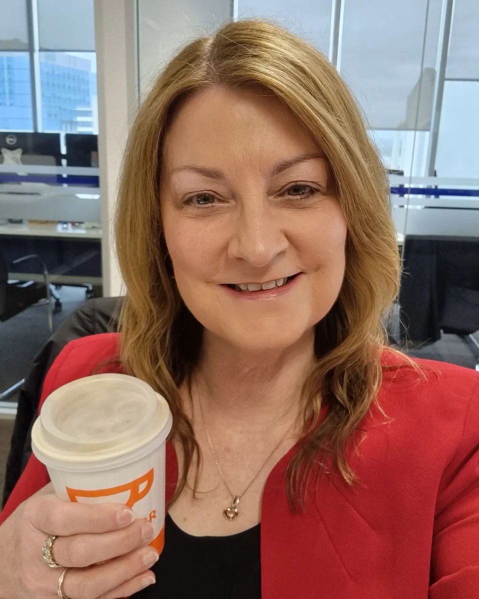 MichelleDa18196's tweet photo. Good morning 🙋🏻‍♀️☕️🌸🌿🥰 I'm glad it's a short week for me 😃😉 happy Wednesday 😘😍❤️🖤 #goodmorning #happywednesday #coffee #coffeetime #coffeephoto #coffeelover #work #working #workday #workdesk #deskselfie  #adelaide #southaustralia #southamerica #itsnearlytheweekend #weekend https://t.co/RfTa3x5B8T