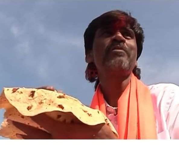 Shubhamhande007's tweet photo. प्रसिद्धीच्या तुफान शिखरावर असताना सुद्धा जमिनीशी जोडलेला माणूस..
#पाटील https://t.co/Jc3z90HUi5