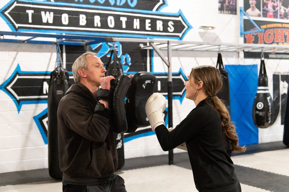 HFCMAT's tweet image. So proud of our students from the Element Resource for their amazing first session at 2 Brothers Muay Thai Gym! Shoutout to the @WDGU_SEE initiative for making this possible. And how cool is it that they got to meet Joe Ryan current WMO &amp;amp; ISKA #MuayThai World champion! #inspired