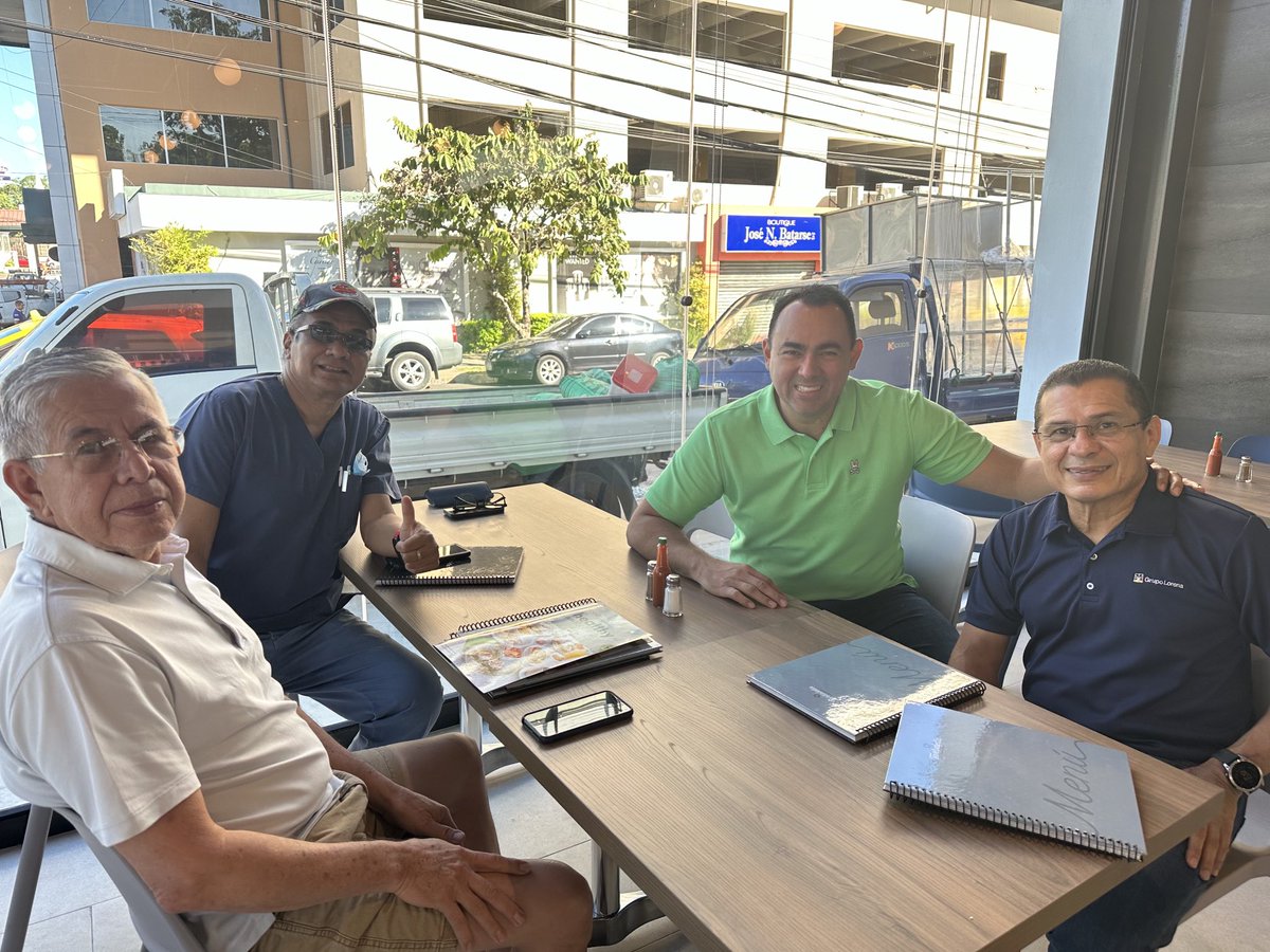 OlmeRember's tweet photo. Hoy logramos ser los primeros en desayunar en la nueva Tartaleta qué está en la avenida Roosevelt en San Miguel con los Gino’s y con mi buen amigo Raul.
⁦@Ginowlopez⁩ ⁦@RauMRodriguez⁩ .
Que linda quedó la tartaleta.
Así que tenemos ese nuevo lugar para la tertulia. https://t.co/DsKVN5Qj6U