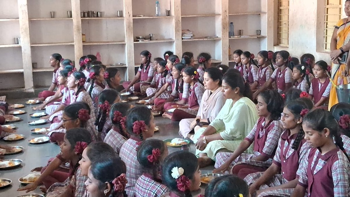 aclbmulugu's tweet photo. International Girl Child Day 2024 Celebrations at #KGBV Tadvai. #Mulugu.
#24thJanuary
#EducateGirls
#EducationMatters
@CollectorMulugu
@UNICEFIndia
@revanth_anumula
@seethakkaMLA
@mpponguleti
@BhattiMallu https://t.co/vwvTPO6ESw