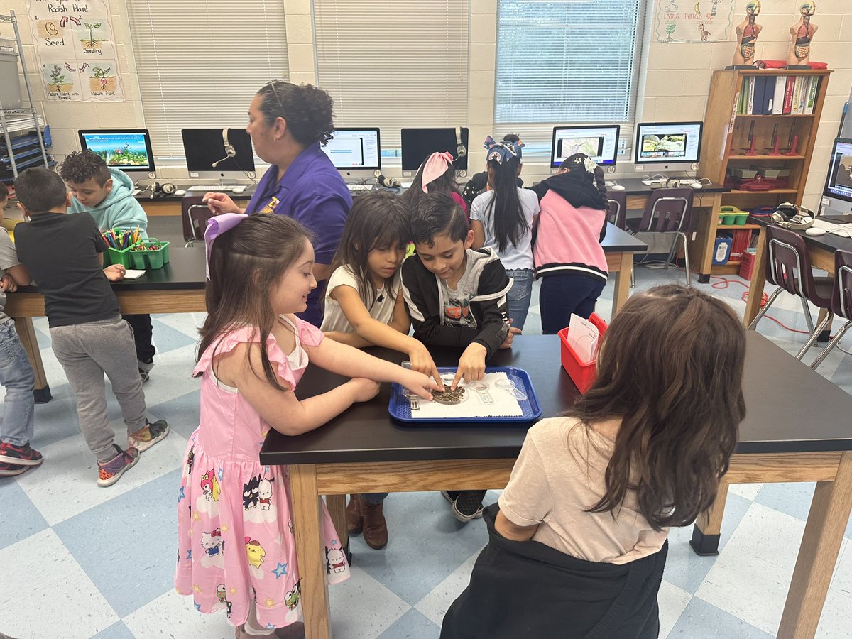 Stephanie Beltran (@sciencemisd) on Twitter photo Saw lots of great hands-on science instruction at <a href="/tzhawks/">Thigpen-Zavala Elementary</a> this morning ranging from exploring soil in the sci-tech lab with <a href="/JosieGarciaJGa1/">Josie Garcia</a> to exploring shadows with <a href="/yRodriguez401/">Yesenia Rodriguez</a>. Way to go little scientists! Thank you to these amazing educators for making science fun ❤️ Saw lots of great hands-on science instruction at <a href="/tzhawks/">Thigpen-Zavala Elementary</a> this morning ranging from exploring soil in the sci-tech lab with <a href="/JosieGarciaJGa1/">Josie Garcia</a> to exploring shadows with <a href="/yRodriguez401/">Yesenia Rodriguez</a>. Way to go little scientists! Thank you to these amazing educators for making science fun ❤️