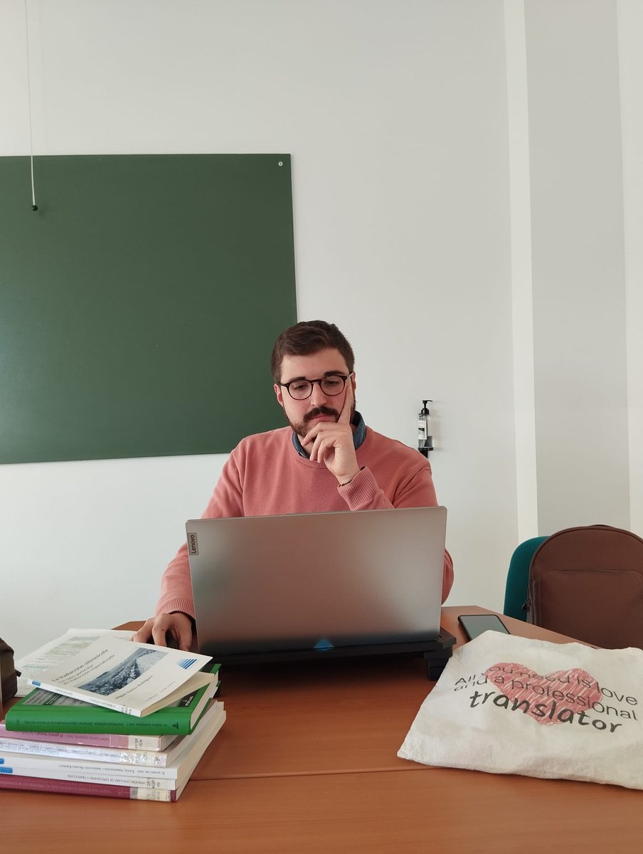 Juanpedromoji's tweet photo. Ha sido un placer exponer mi estudio sobre el vinagre DOP Montilla-Moriles donde he demostrado la presencia de términos y culturemas en la ficha técnica. Encantado de iniciar con una nueva línea sobre el vinagre de calidad. ¡Gracias por el apoyo incondicional, @GIRTraduvino 🥰! https://t.co/APafVkQE4W