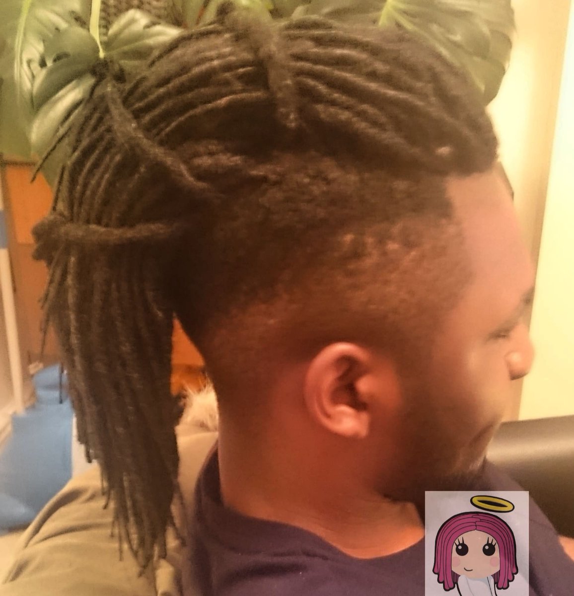 Urban_Halo's tweet image. Junior's part-head of long term microlocs with synthetic extensions.
Worn down, these sit in a flattering jaw skimming style, but without the bulk of a full head of locs. ❤️😇

#dreads #dreadlocks #microlocs #locextensions #dreadextensions #urbanhalouk
#ukdreads #newcastledreads