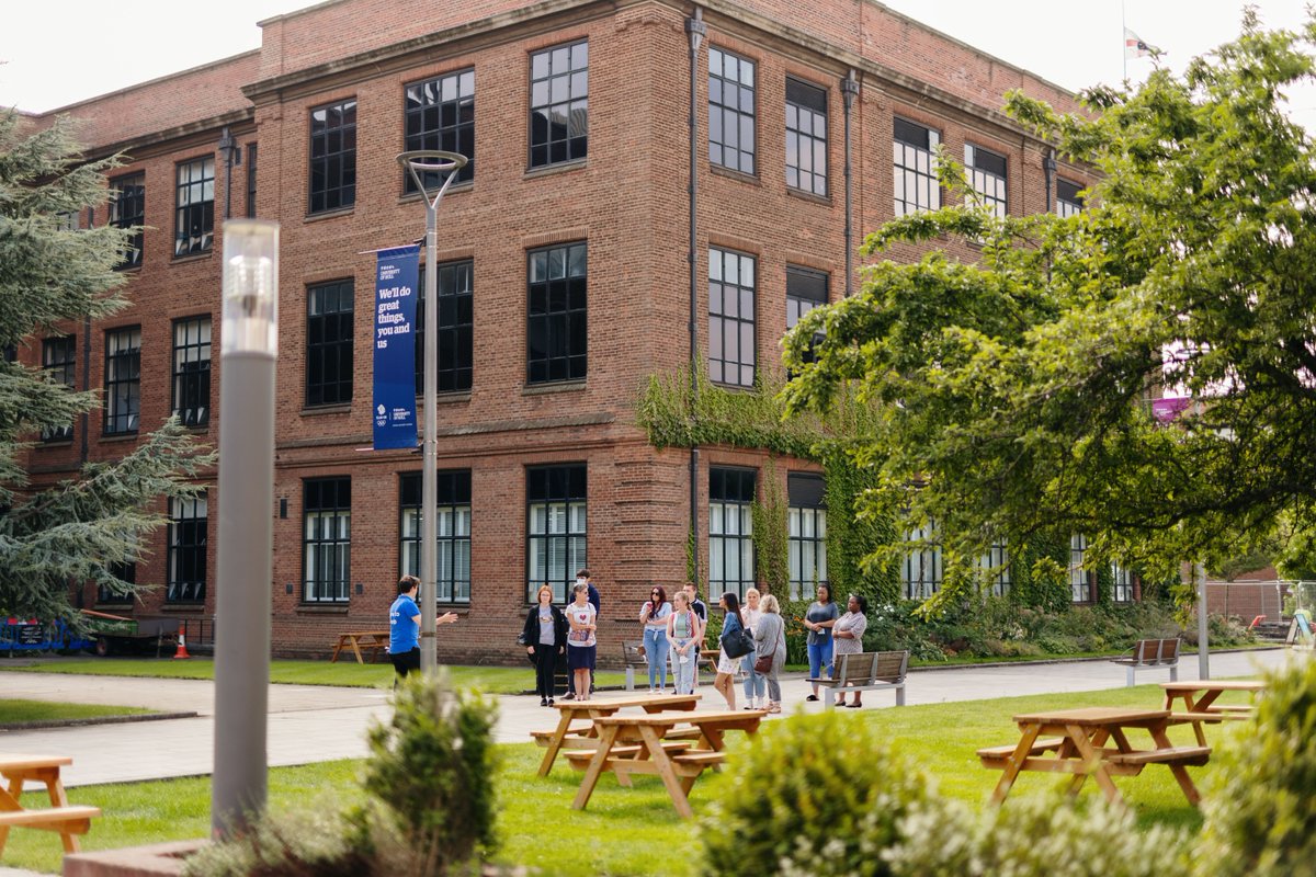 Have you already recieved an offer to join #TeamHull? Make sure you book your spot at one of our Offer Holder Days!

✅ Delve deeper into your course
✅ Hands-on taster sessions
✅ Student finance support
✅ Visit our accommodation

Book your spot: hull.ac.uk/offerholder