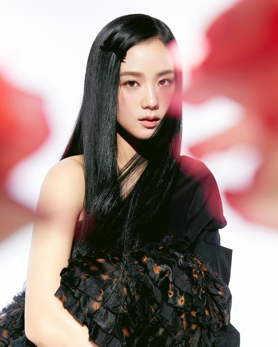 cafewindows's tweet photo. jisoo for dazed korea, february 2024 shot by kim heejune https://t.co/yXIA8CuMLP