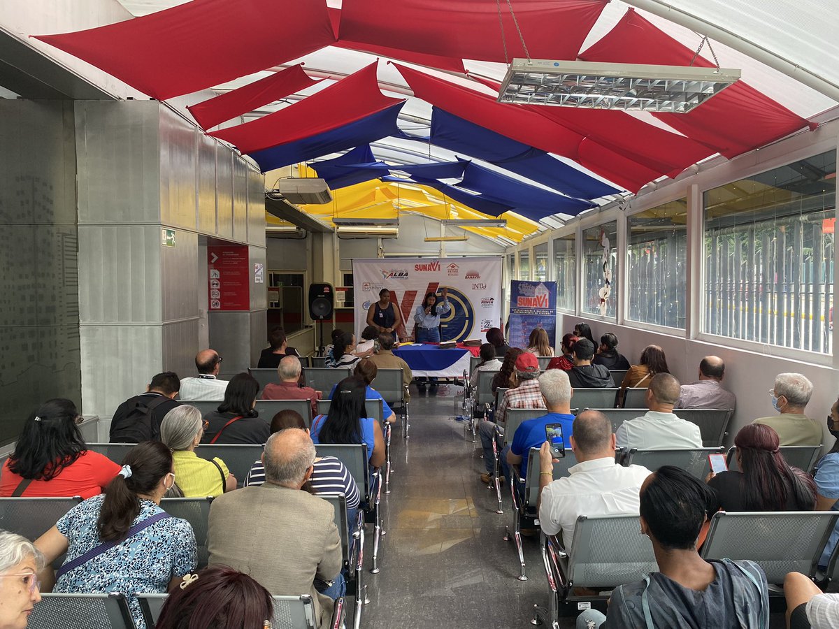 sunavi_oficial's tweet photo. #SUNAVI entrega certificados SIRCAV en Caracas y Valencia.
Dale click ▶️ https://t.co/wsGecAcldX
#7Transformaciones2030
Trabajo en Equipo, Victoria Segura! https://t.co/xkOYe4QvjW
