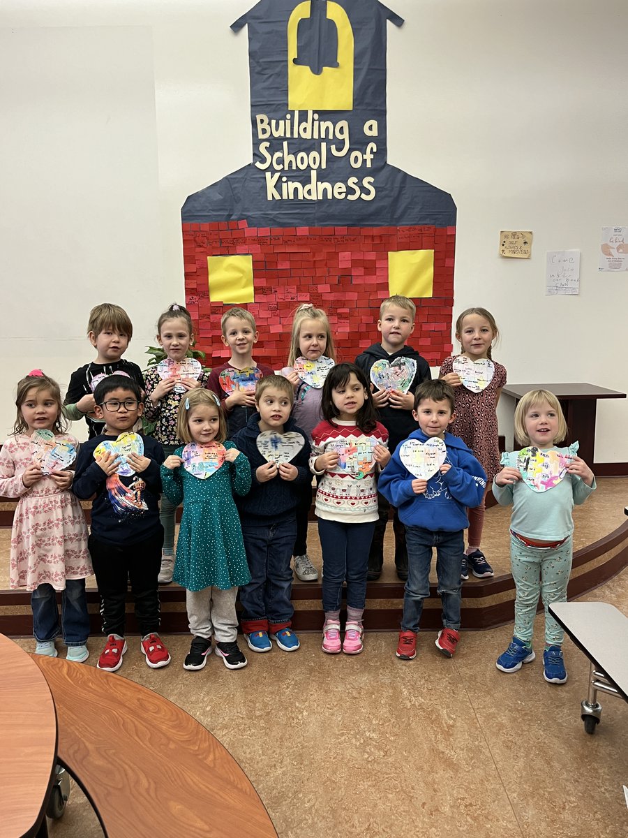 St. Joseph School is 'Building a School of Kindness' and spreading that through Kindness Hearts for #BellLetsTalk Day! It fills us with pride to see the kids go above and beyond to help spread kindness and love and we're blessed to have such amazing students in our #hs4 division!