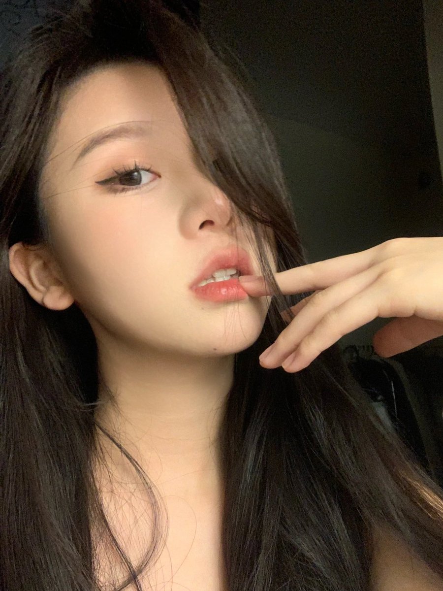 ssss9999i's tweet photo. 喜欢这样的眼神盯着吗 #射屏 #合照 #反差 #反差婊 #女高 #文爱 #女大 #白富美 #母狗 #女s #女m #榨精 #学生 #骚货 #意淫  #羞辱 #盯射 #颜射 https://t.co/6LHQPF3jIr