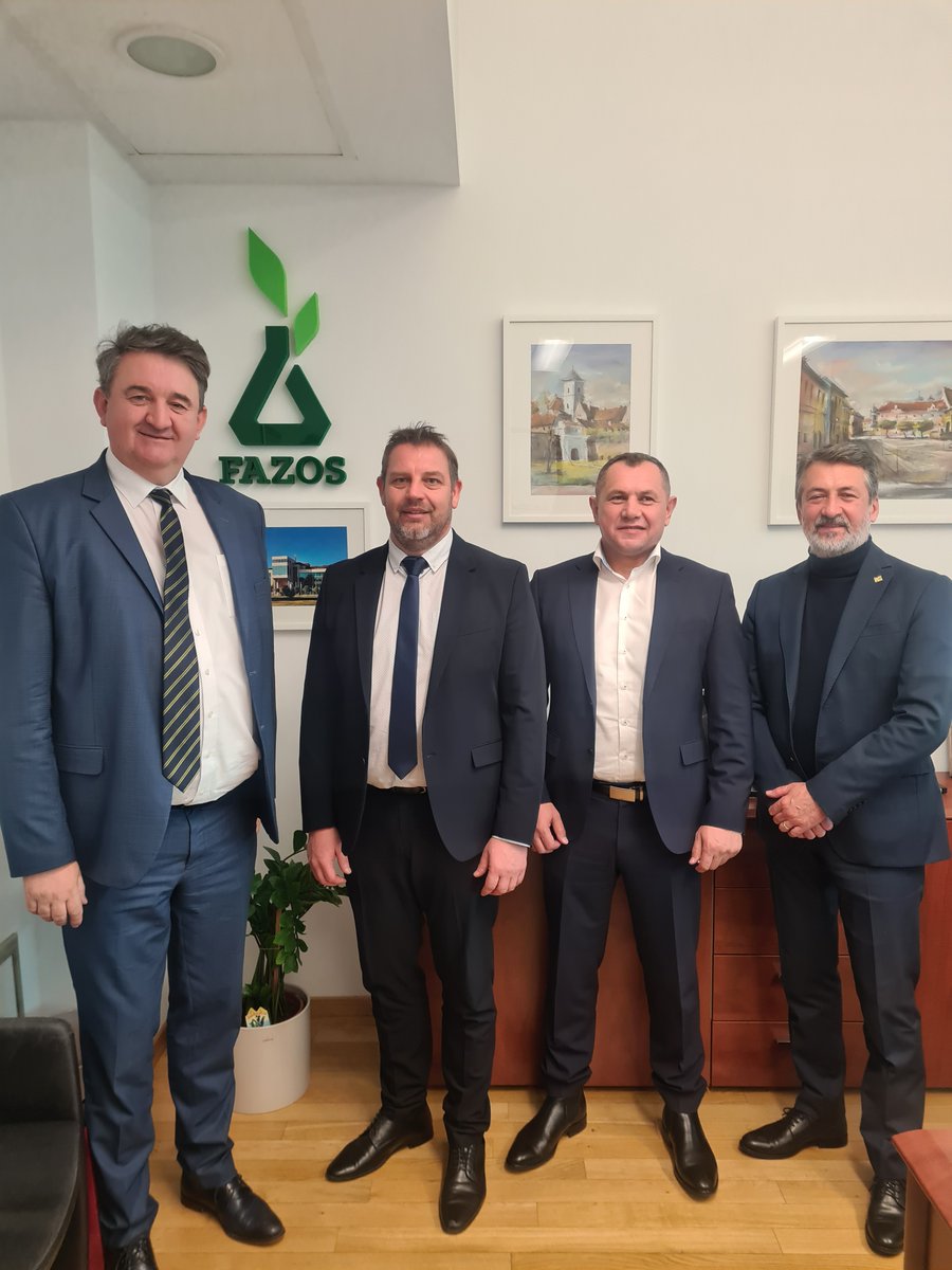 FOsijek's tweet photo. We hosted the workshop: Transformation in agriculture under conditions of accelerated climate change: COOPERATION NORWAY AND CROATIA. At the event, we signed contracts with the University of "Bijeljina" from BIH and the Institute for Agricultural Economics Belgrade.
#fazos #unios https://t.co/pr0IBkQVUE