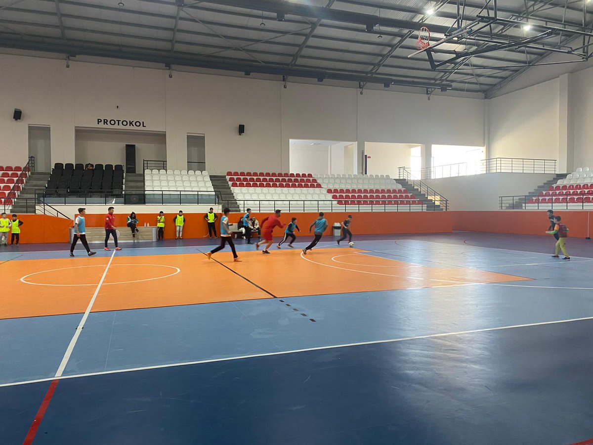 Yarıyıl Tatilinde tesislerimiz çocuklarımız ve gençlerimiz ile daha güzel.Basketbol-Futsal Sandıklı da Spor Bambaşka😎 @ondercengel @mustafacol_ @ikasapoglu55 @GSB_Afyon @SandikliKaymakm @sandiklibld