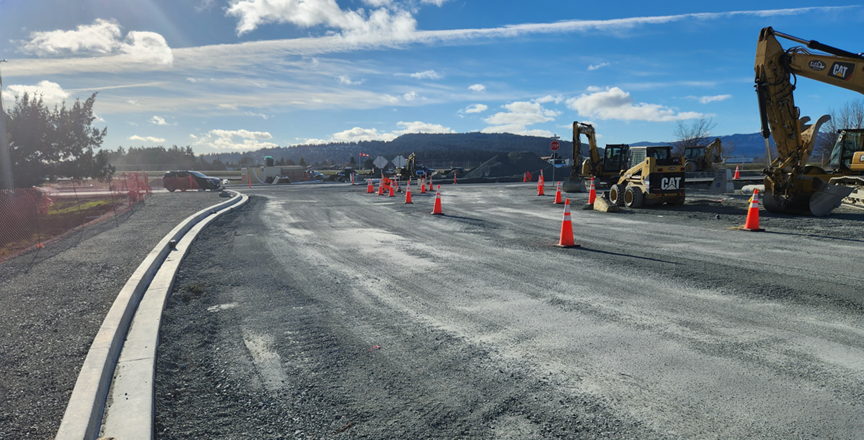 Construction of the Beacon W Roundabout is well on its way. Work is currently focused on tying in the Stirling Way extension to the roundabout. The Flight Path multi-use trail will continue to be closed in this section until late February. @NorthSaanich @Fly_YYJ