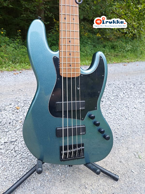 irukka_musicals's tweet photo. Get it while you can!👌
This affordable #5string #bass is powered by a Fender-designed 9-volt active preamp and offers easy-to-use controls for volume, pickup blend, tone, and boost. It plays great and sounds even better!
#Shopnow!👉https://t.co/YCHZVUDuTL or send a DM
#irukka https://t.co/NCQYPQE8EY