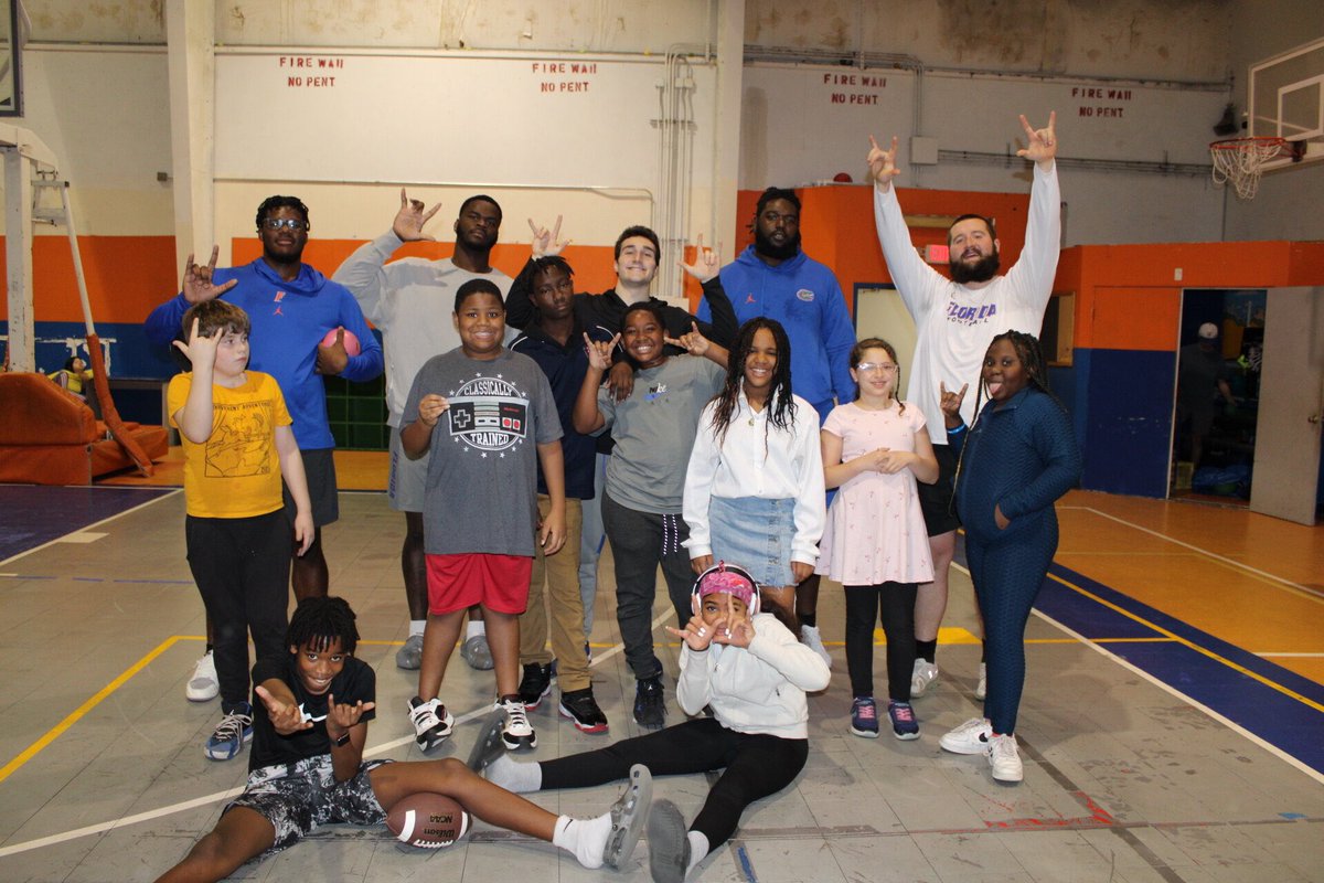 Spent yesterday at the Youth &amp; Teen Center, helping the <a href="/NCFYMCA/">NCF YMCA</a> in their mission to foster a sense of inclusivity and equity among the young people in Gainesville. Had a great time spending  time with everyone there. 🐊 <a href="/Fl_Victorious/">Florida Victorious</a> #FVFoundation