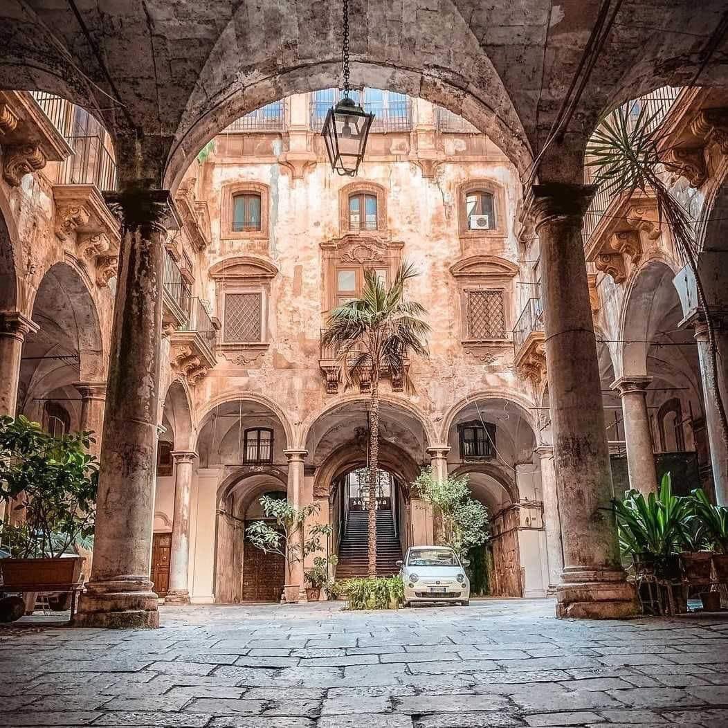 Federic94876253's tweet photo. Il cortile di palazzo #Filangeri di Cutò #Palermo … #Sicilia 🇮🇹 https://t.co/rZFqouEcRv