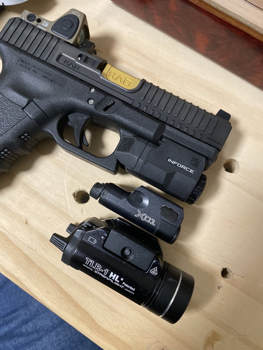 Nice to have options. #everdaycarry #edclight #everydaycarrycommunity #2a #everybladeofgrass