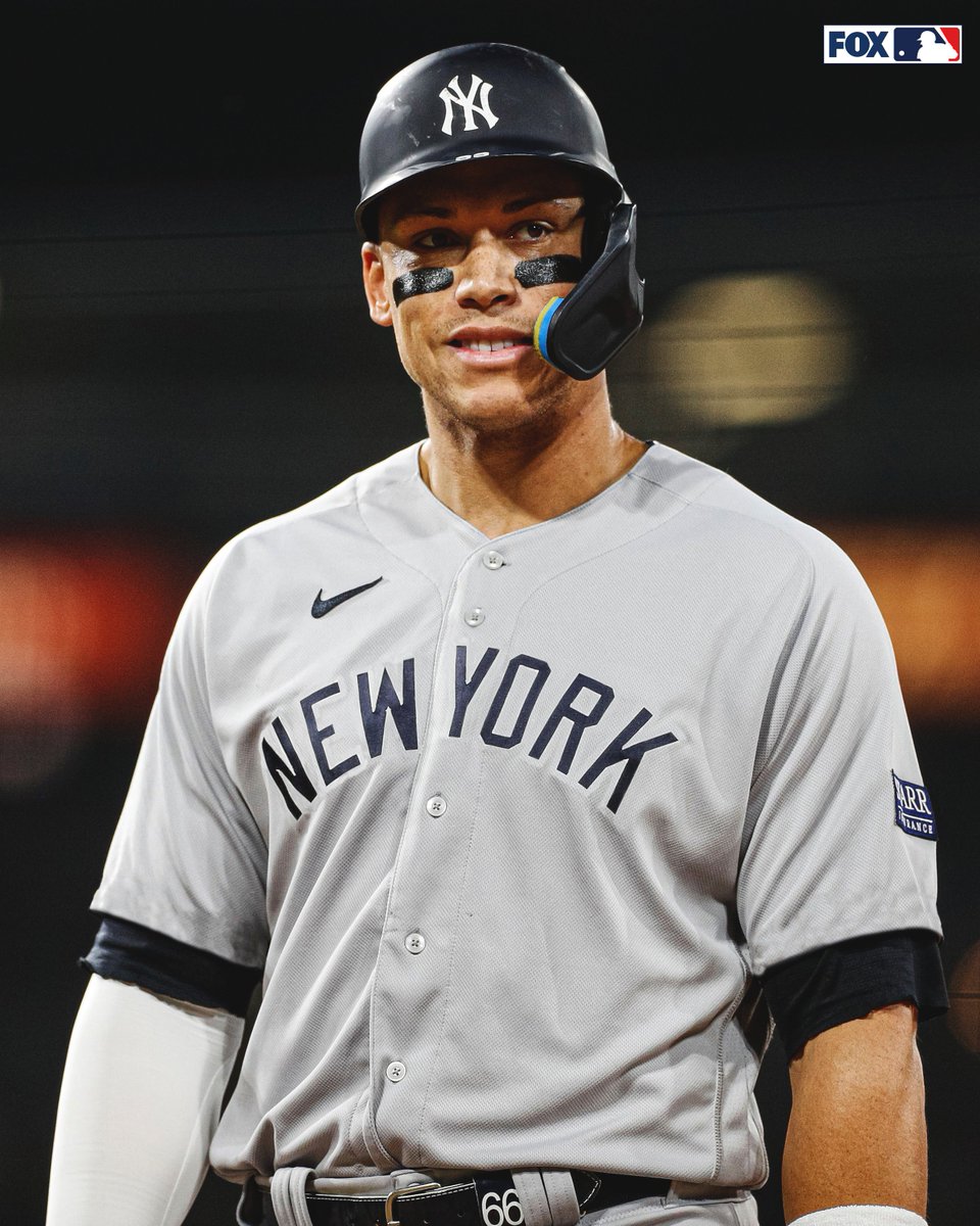 MLBONFOX's tweet photo. The Yankees are reportedly making subtle changes to their road uniforms, per @UniWatch 

The team is removing the white piping around the "NEW YORK" wordmark and back numbers, along with the trim on their sleeves.

Here is a before and after of how they could look ⬇️ https://t.co/qPKuEXj2YA