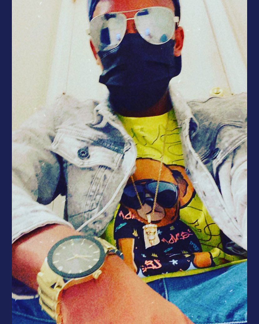 TevonVision's tweet photo. New year 👊🏽👊🏽💵💵✨💸💸 https://t.co/jj0kuSfEnw