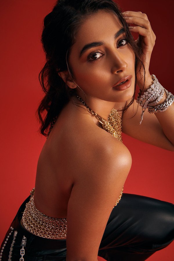 GEn8Tl6XgAAwY16?format=jpg&name=900x900